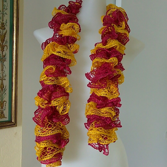 CUTE SCARF. - Picture 2 of 4